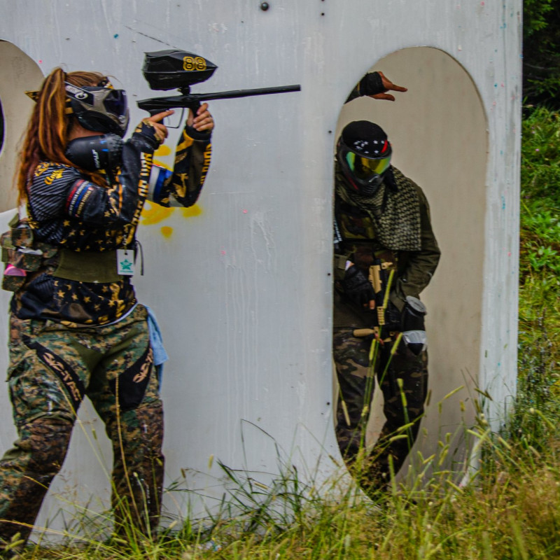 Paintball vs. Bulgarian girls